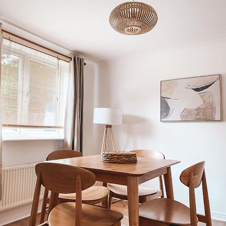 Hollybush Apartment, By Solace Stays Newport  Extérieur photo