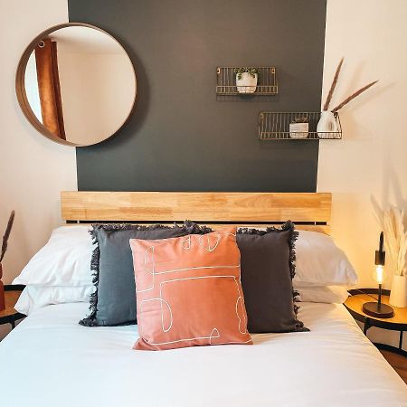 Hollybush Apartment, By Solace Stays Newport  Extérieur photo