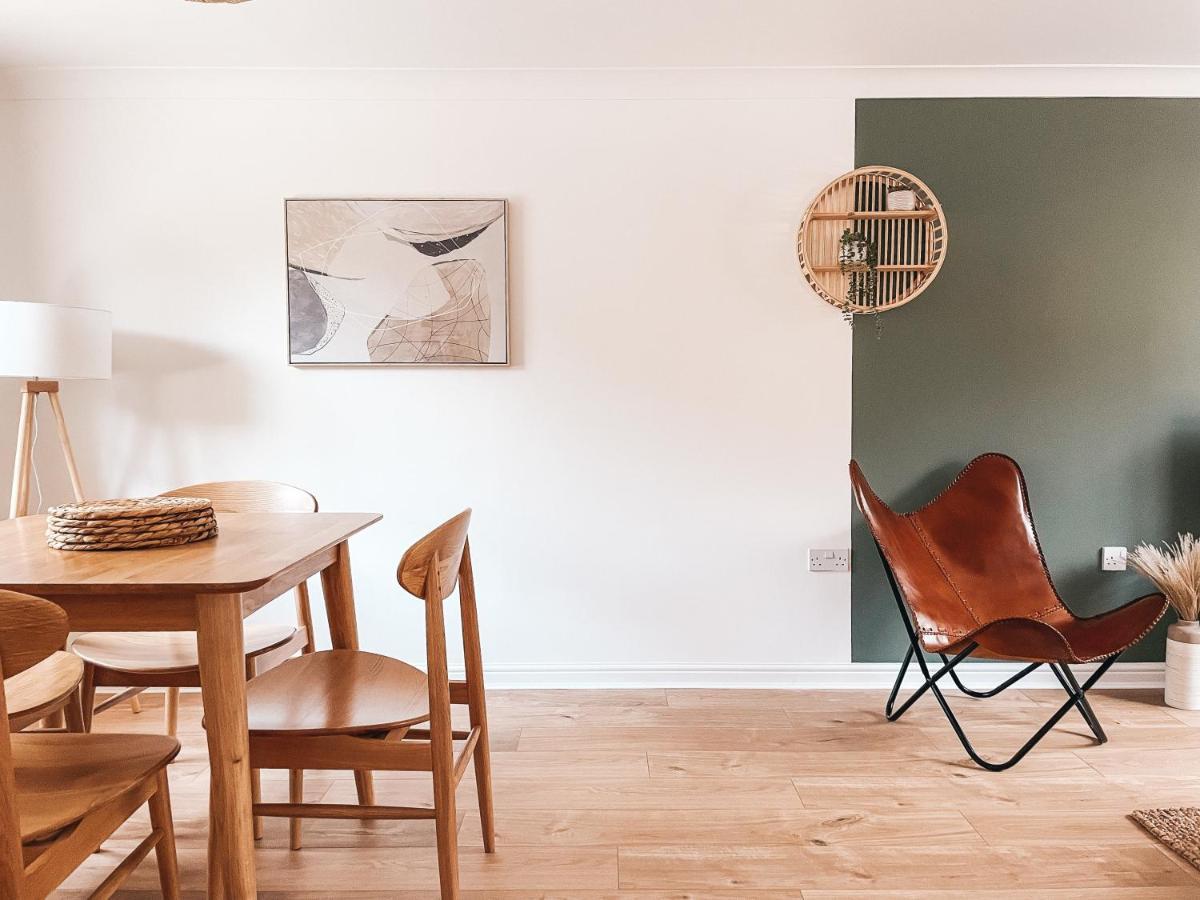 Hollybush Apartment, By Solace Stays Newport  Extérieur photo