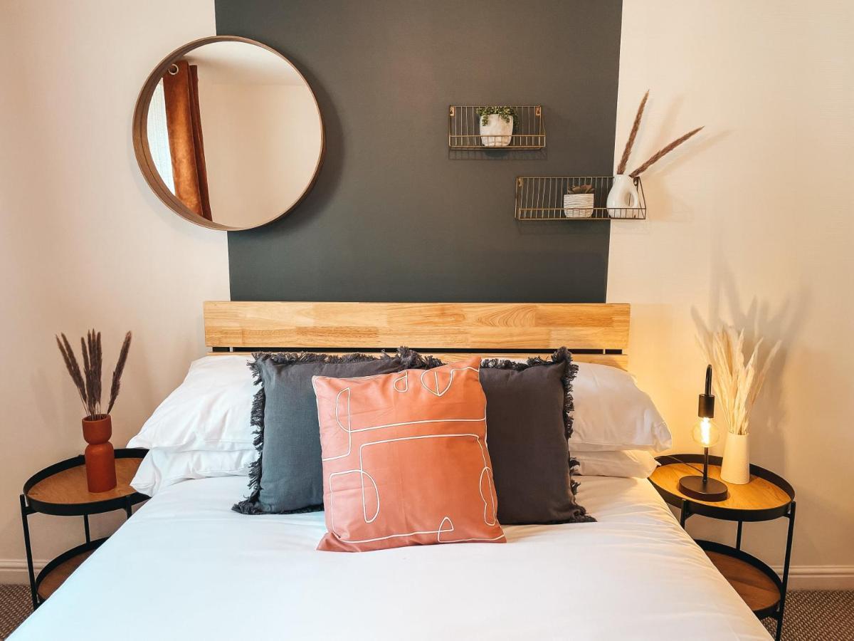 Hollybush Apartment, By Solace Stays Newport  Extérieur photo