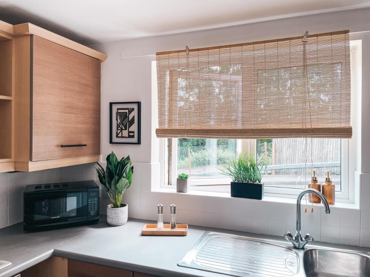 Hollybush Apartment, By Solace Stays Newport  Extérieur photo